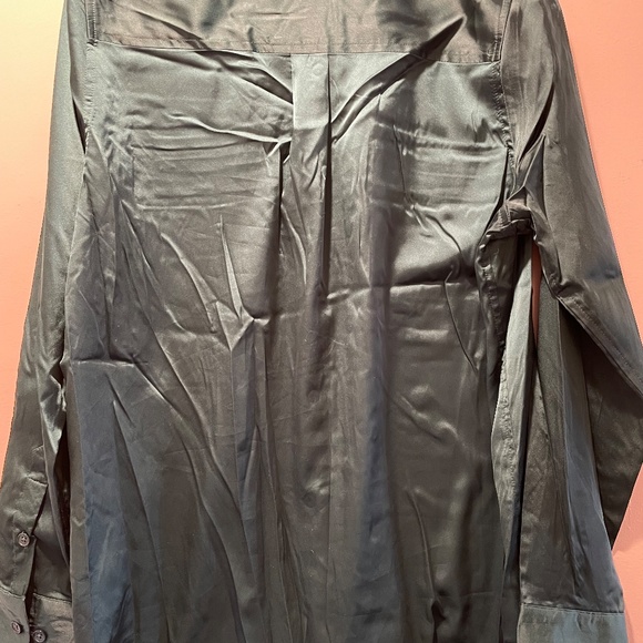 EQUIPMENT BRAND - WOMEN SIGNATURE CLASSIC TOP -   CLASSIC BLACK COLOR - Picture 8 of 15